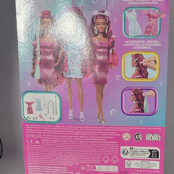 Barbie Fun and Fancy Doll & Accessoriers Set, Extra Outfits & Accessories - Picture 9 of 16